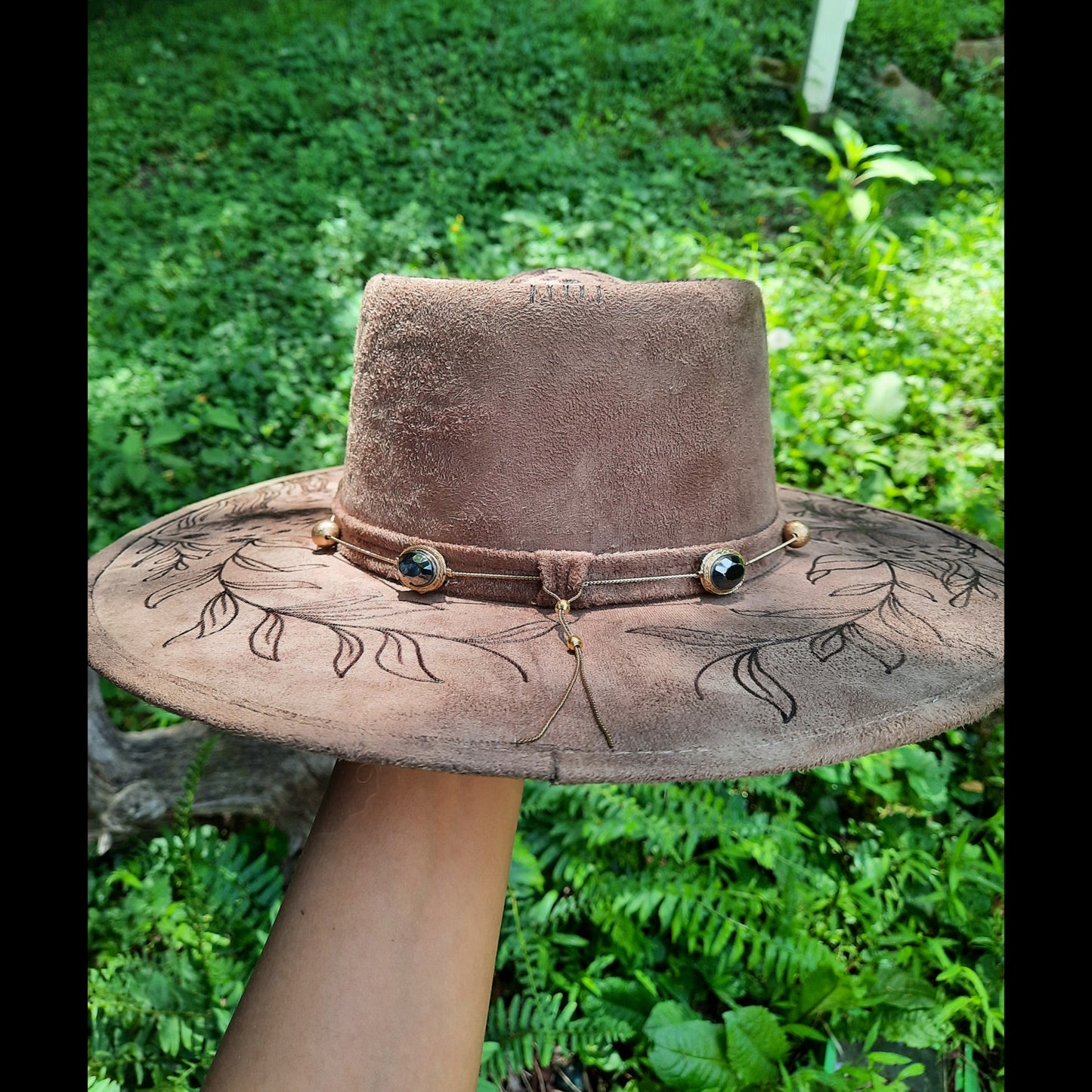 Vegan suede mushroom medium brim hat